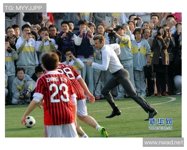 足球明星刮脚皮的背后故事揭示运动员如何保持最佳状态与健康秘诀