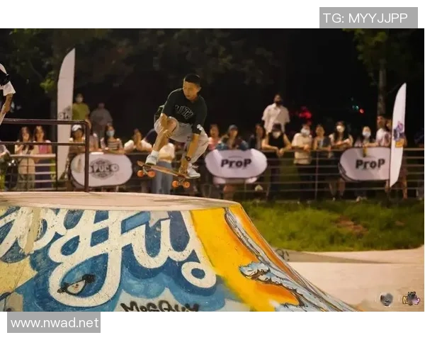 滑板精英赛点评：北京飞盘队的力量表现